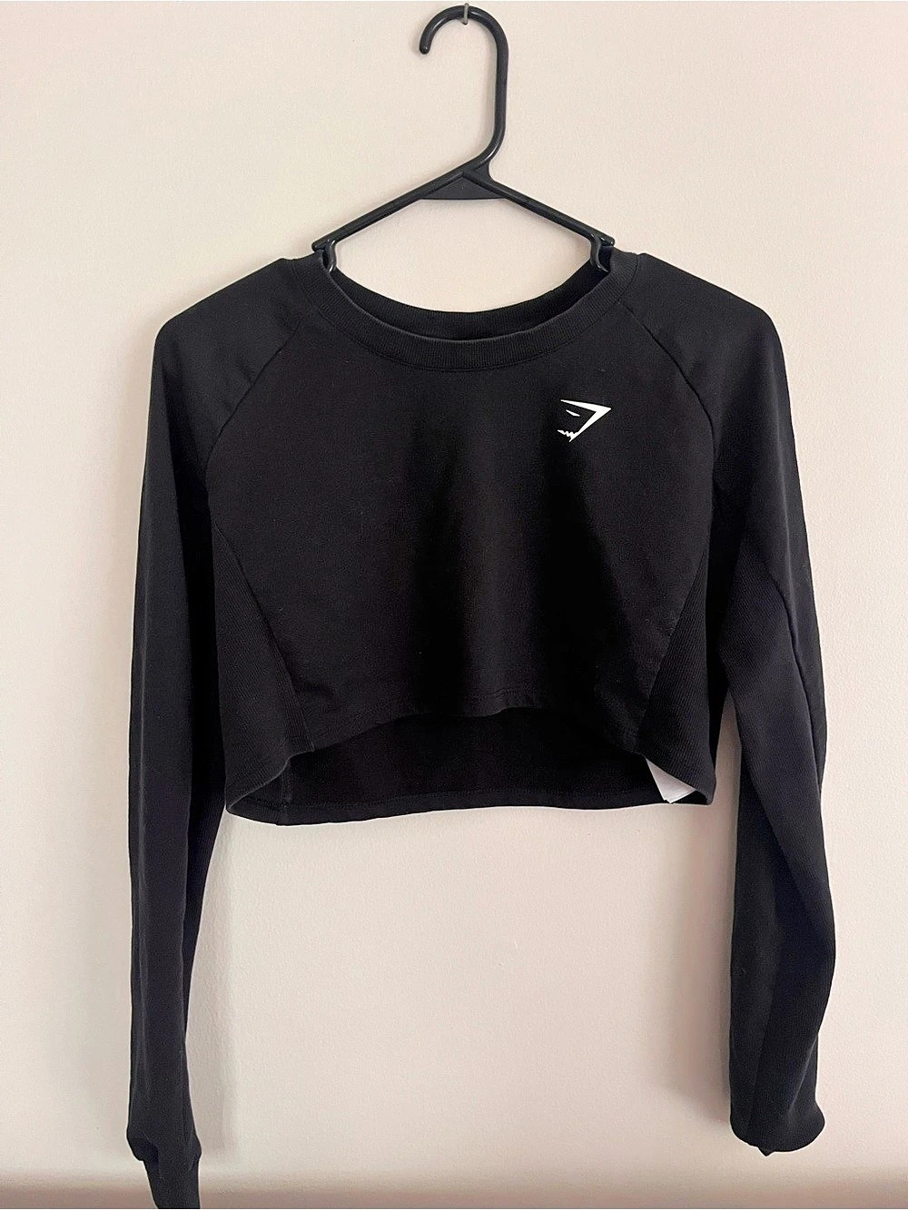 Gymshark Training Long Sleeve Crop Top in Black, Small